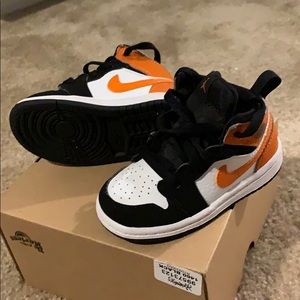 Orange and black Jordan 1 Sz.6 Toddler